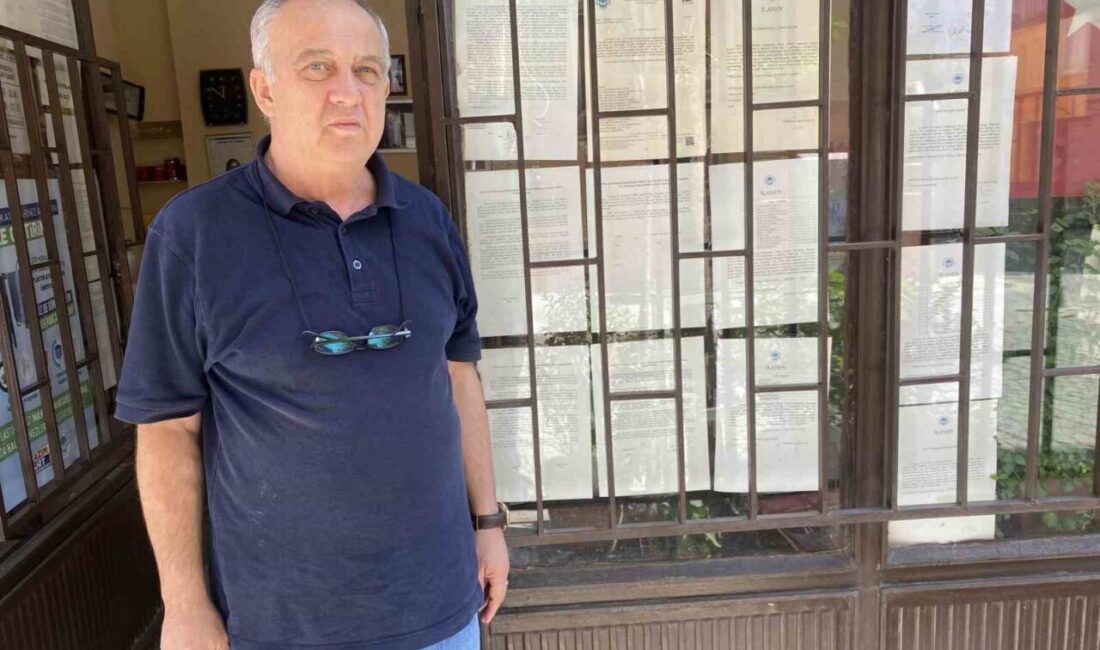 Eskişehir’in İstiklal Mahallesi’nde kentsel dönüşüm çalışmaları devam ederken, muhtarlık panosuna