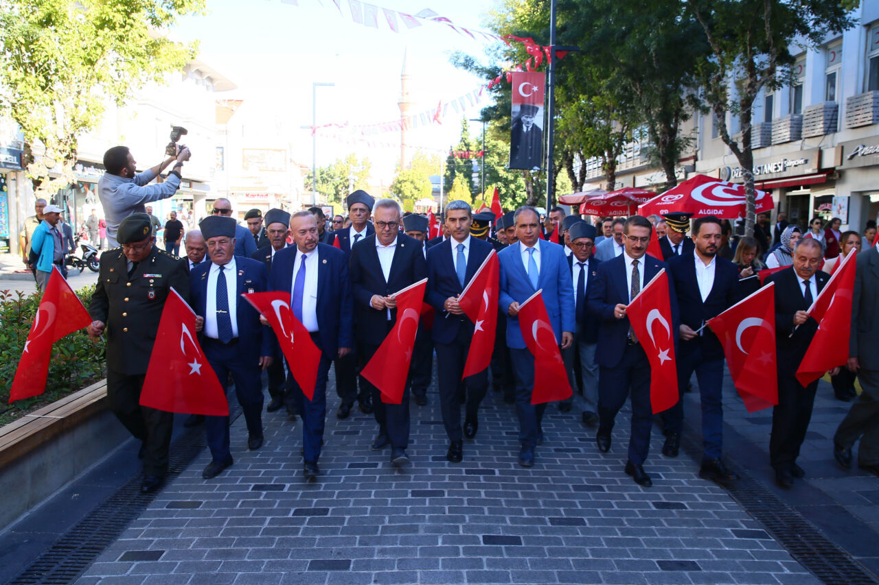 İZMİR/UŞAK/MANİSA (AA) – İzmir, Uşak ve Manisa'da, 19 Eylül Gaziler