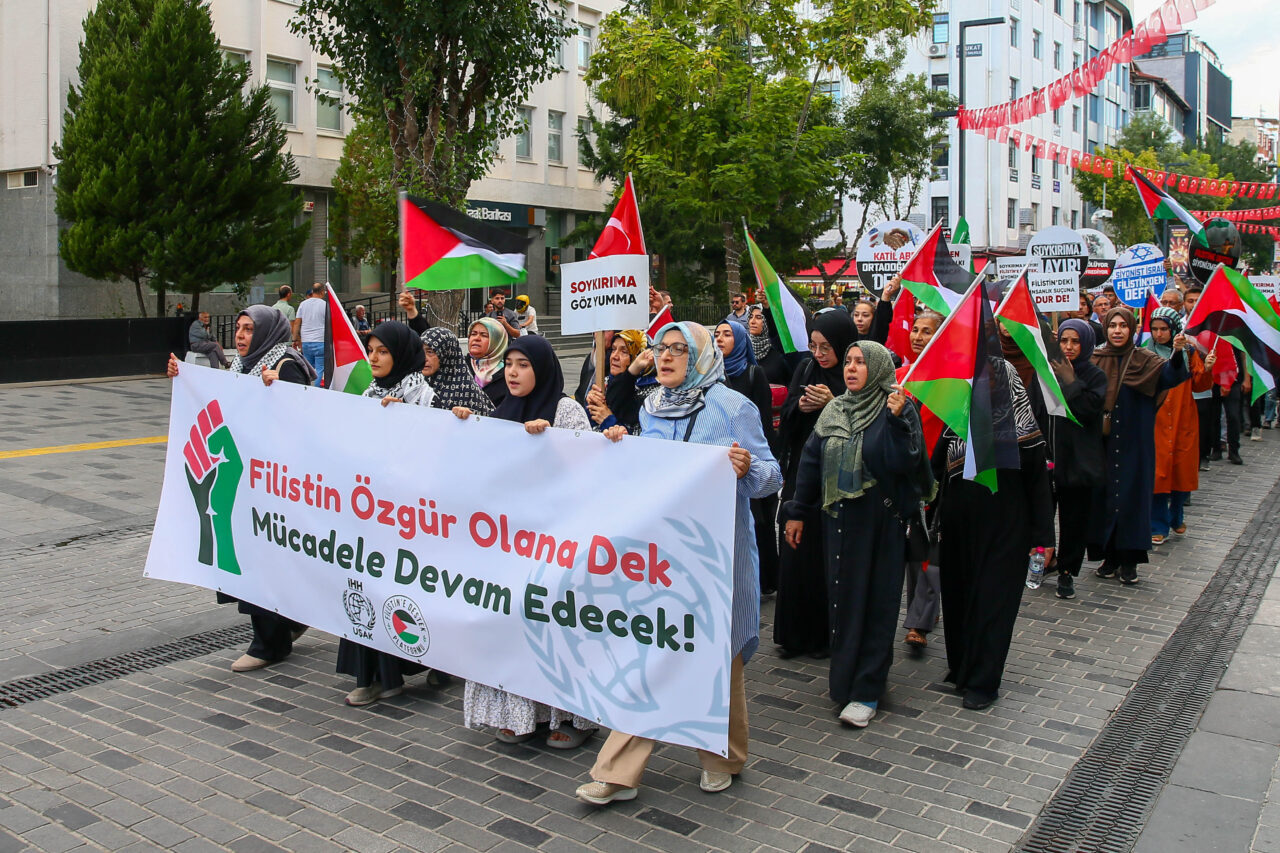 İZMİR (AA) – İzmir ve Uşak'ta, Filistin'e ve Küresel Sumud