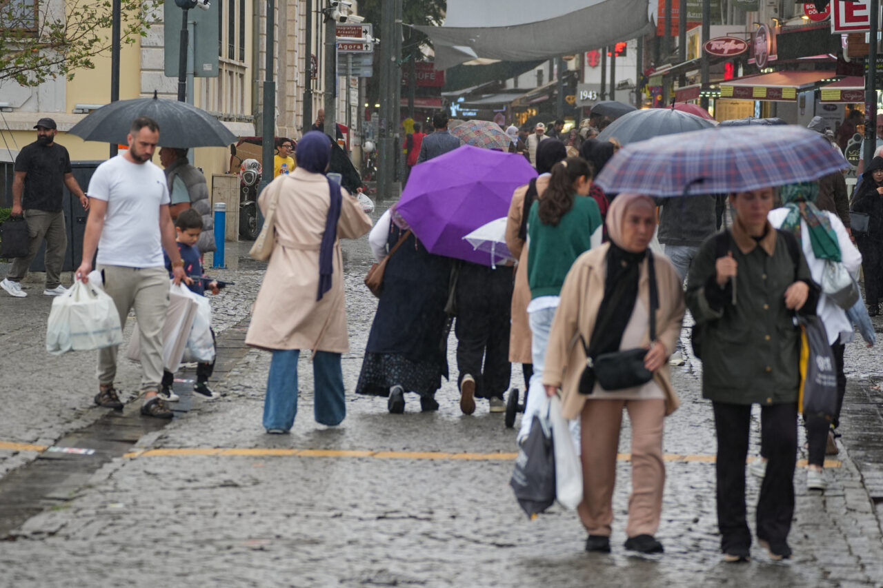 İZMİR (AA) – Yaz aylarını kurak geçiren İzmir, 121 gün