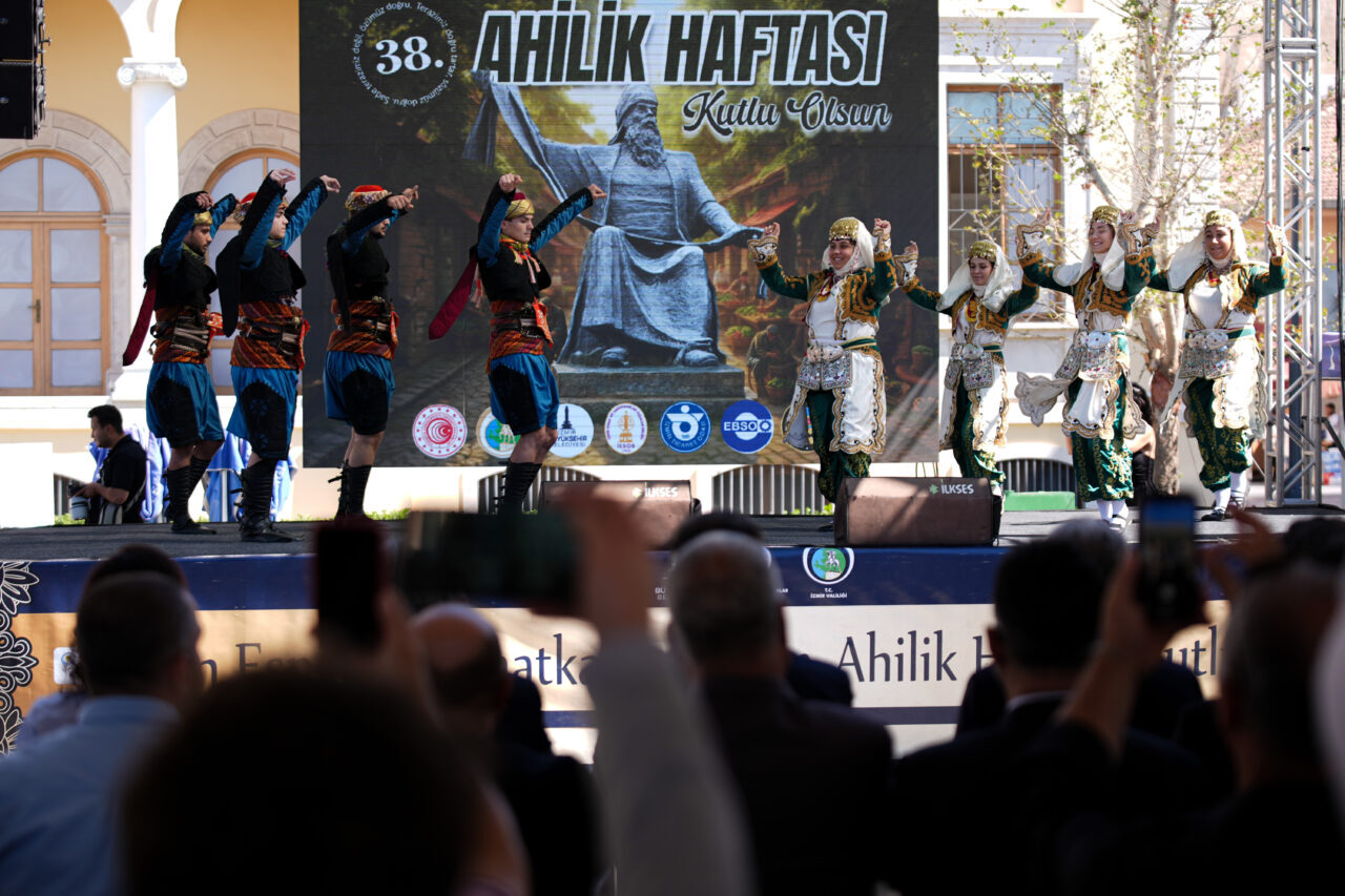 İZMİR (AA) – 38. Ahilik Haftası dolayısıyla İzmir'de tören düzenlendi.