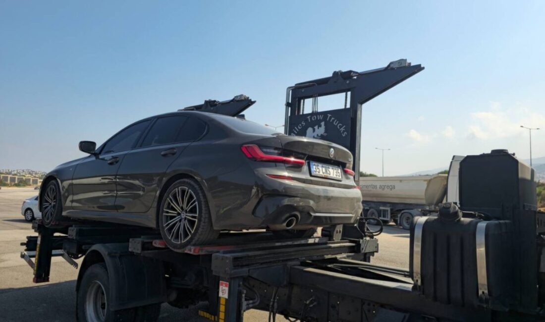 İZMİR (AA) – İzmir'in Urla ilçesinde drift atan otomobil sürücüsüne