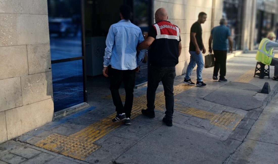 İZMİR (AA) – İzmir'de, silahlı terör örgütü DEAŞ'ın propagandasını yaptıkları