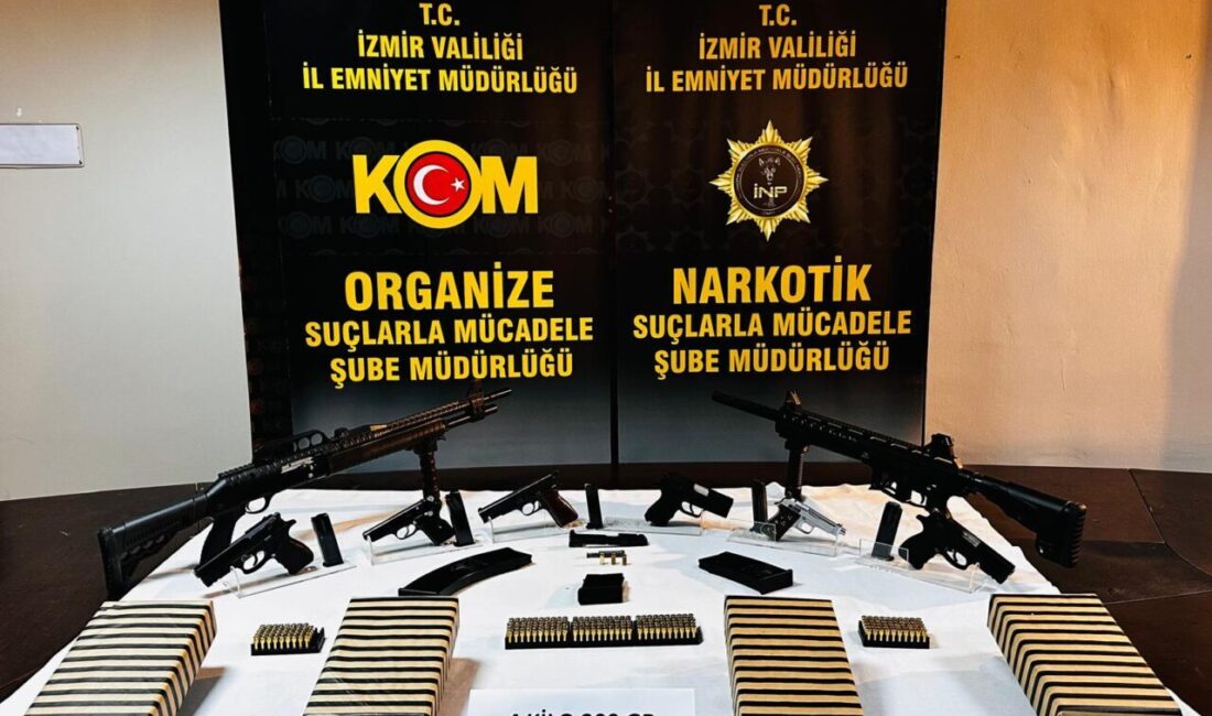 - Aramalarda, 4 kilo 300 gram kokain, ruhsatsız 6 tabanca,