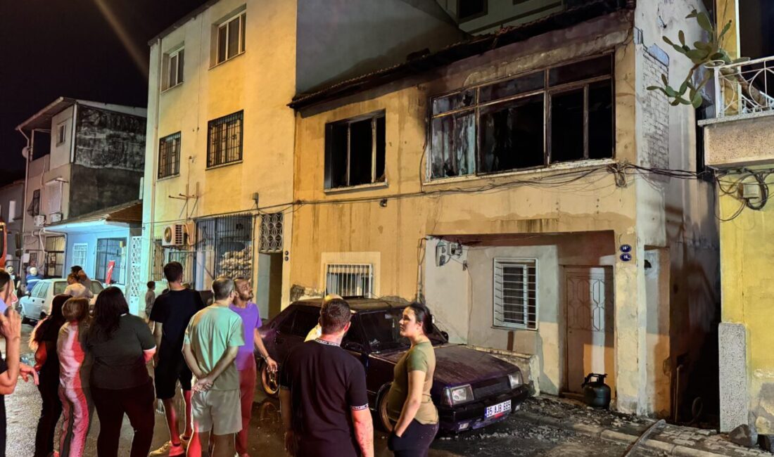 İZMİR (AA) – İzmir'in Çiğli ilçesindeki bir evde çıkan yangın