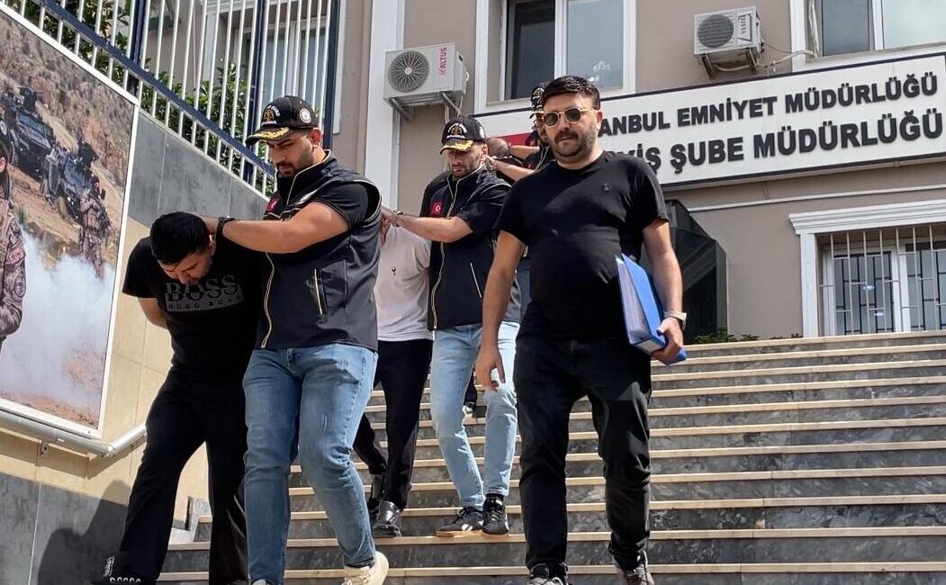 - Ağabeyinin borcu nedeniyle alıkoydukları kişiyi kaçırdıkları öne sürülen 5