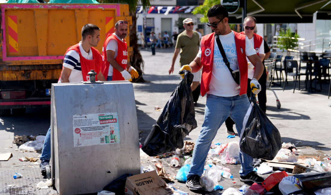 İZMİR (AA) – İzmir'in Karşıyaka ve Konak ilçelerinde yaşayan vatandaşlar,