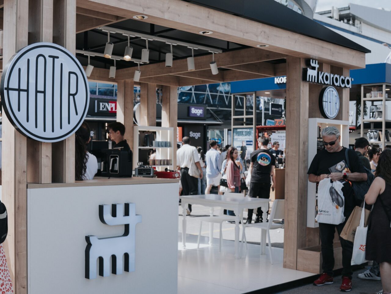 İSTANBUL (AA) – Karaca, 11. İstanbul Coffee Festival 2025'te kahveseverlerle