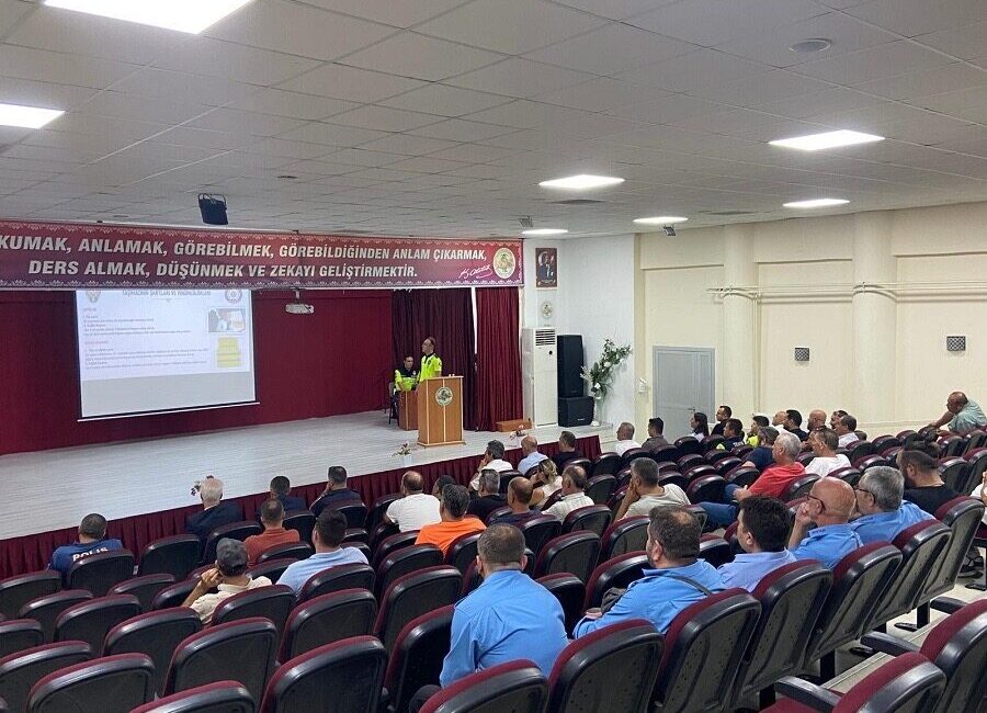 İZMİR (AA) – İzmir'in Kemalpaşa ilçesinde, öğrenci taşımacılığının güvenli şekilde