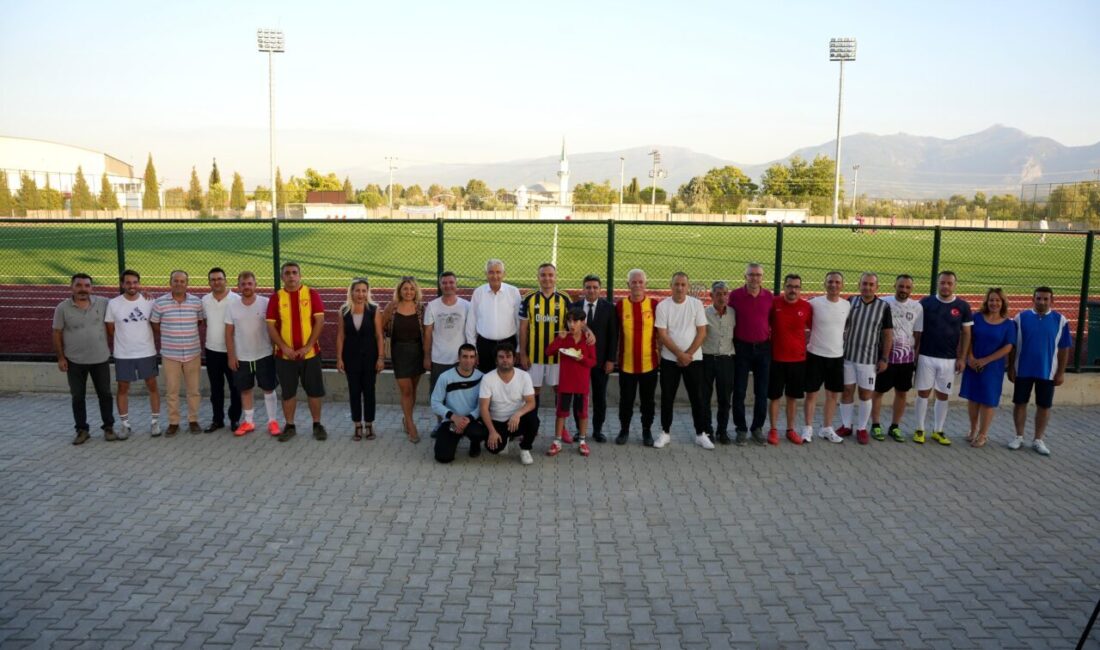 İZMİR (AA) – İzmir'in Kemalpaşa ilçesinde protokol üyeleri, sivil toplum
