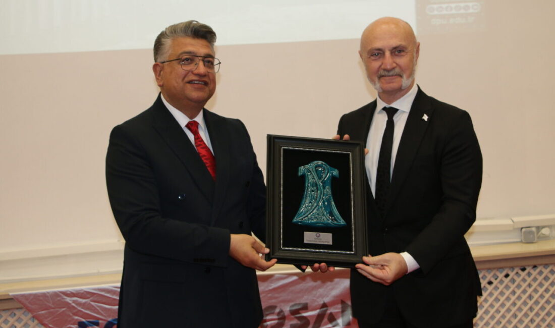 - Rektör Prof. Dr. Süleyman Kızıltoprak:
- "Bu program Türkiye'de ve