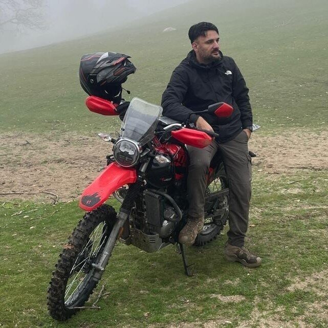 KÜTAHYA (AA) – Kütahya'nın Gediz ilçesinde, karavan ile çarpışan motosikletin