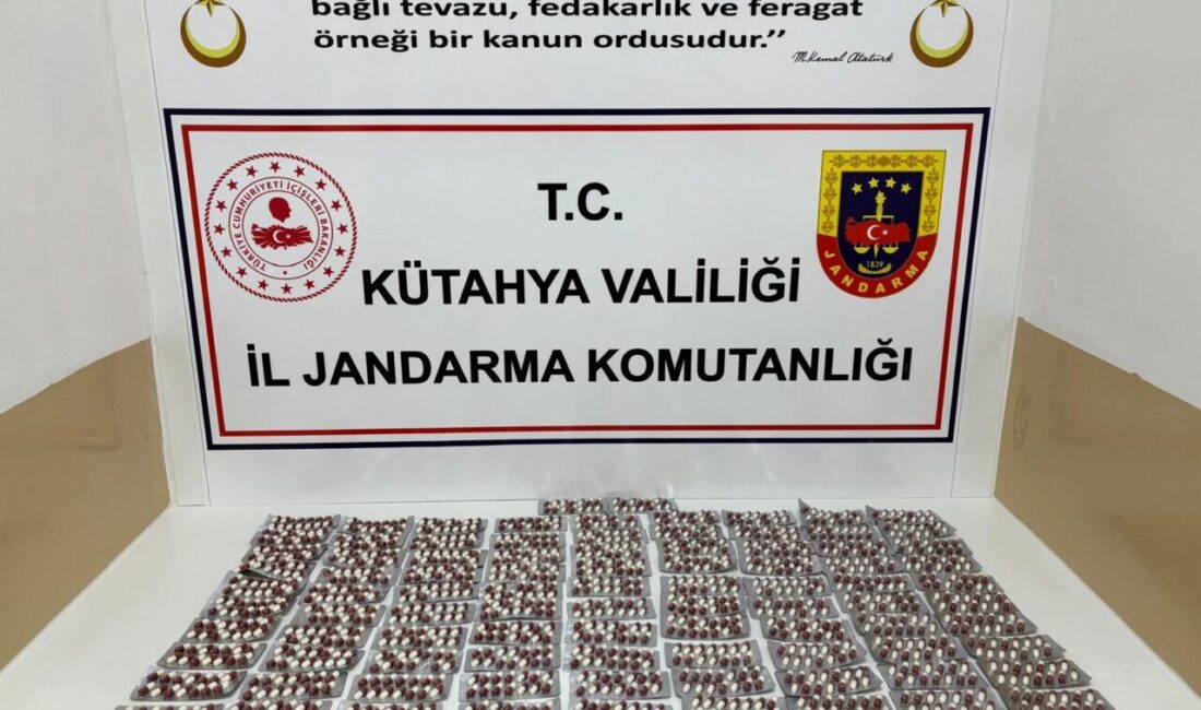 KÜTAHYA (AA) – Kütahya'nın Aslanapa ilçesinde, 1410 uyuşturucu hapın ele