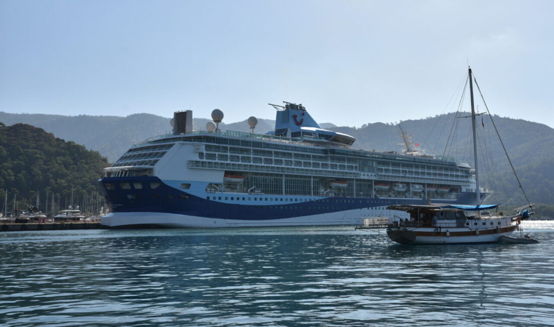 MUĞLA (AA) – Bahamalar bayraklı "Marella Discovery 2" isimli kruvaziyer,