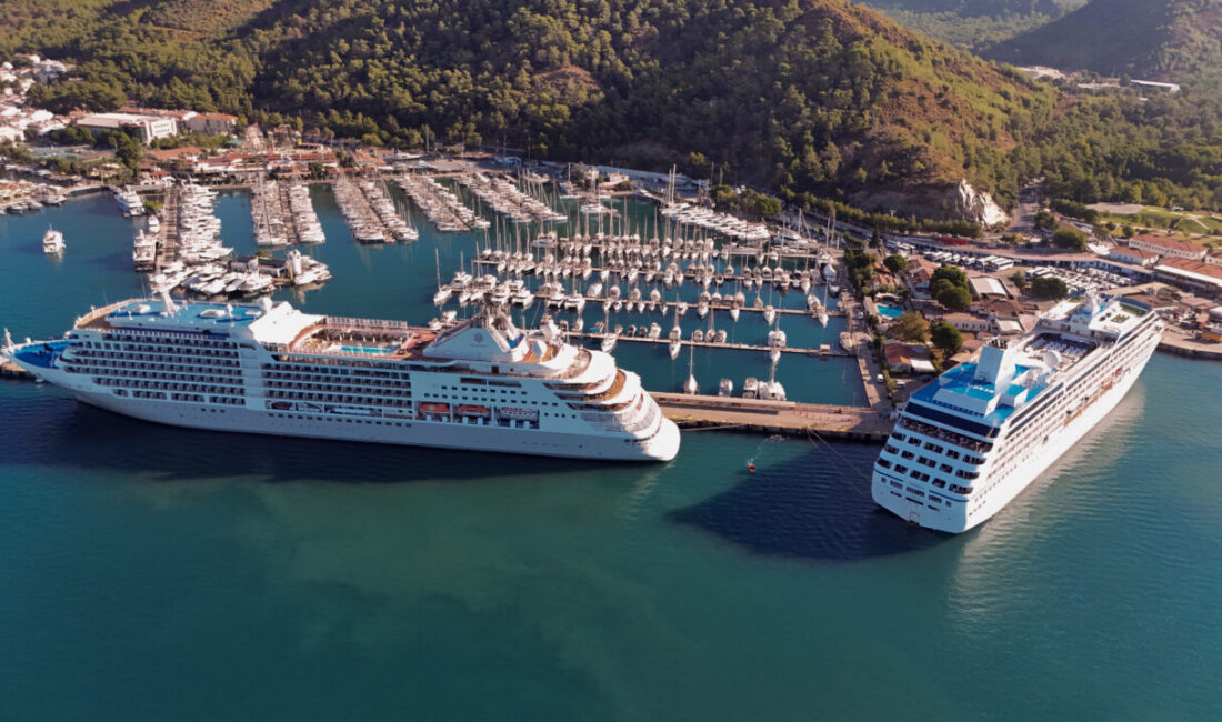 MUĞLA (AA) – Muğla'nın Marmaris ilçesine "Silver Muse" ve "Nautica"