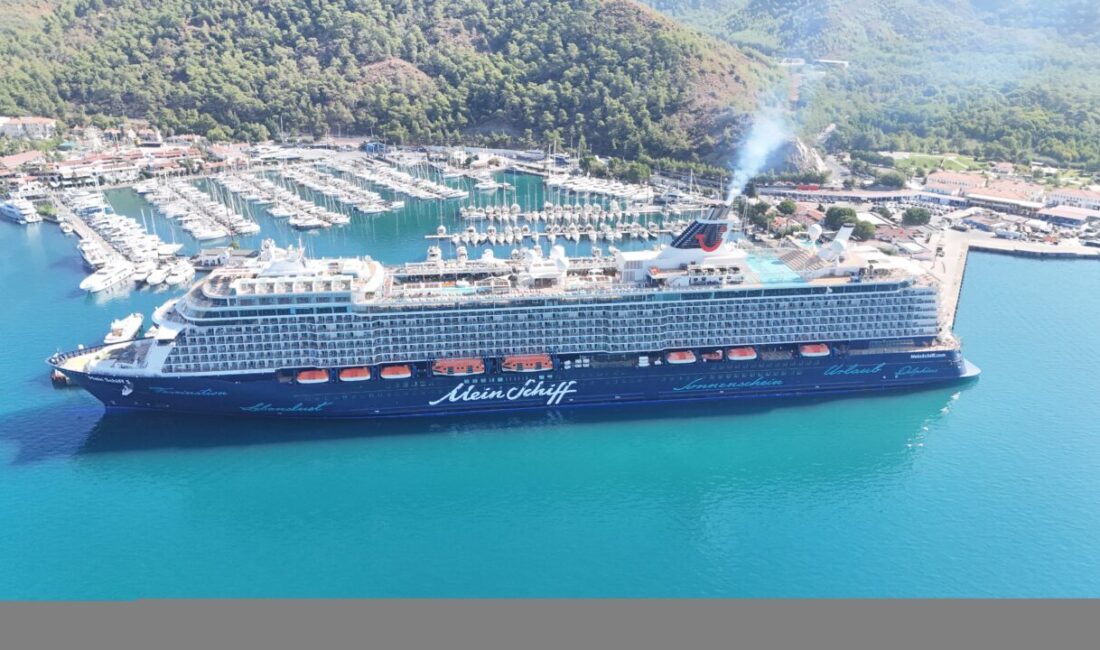 MUĞLA (AA) – Malta bayraklı kruvaziyer "Mein Schiff 5", 2