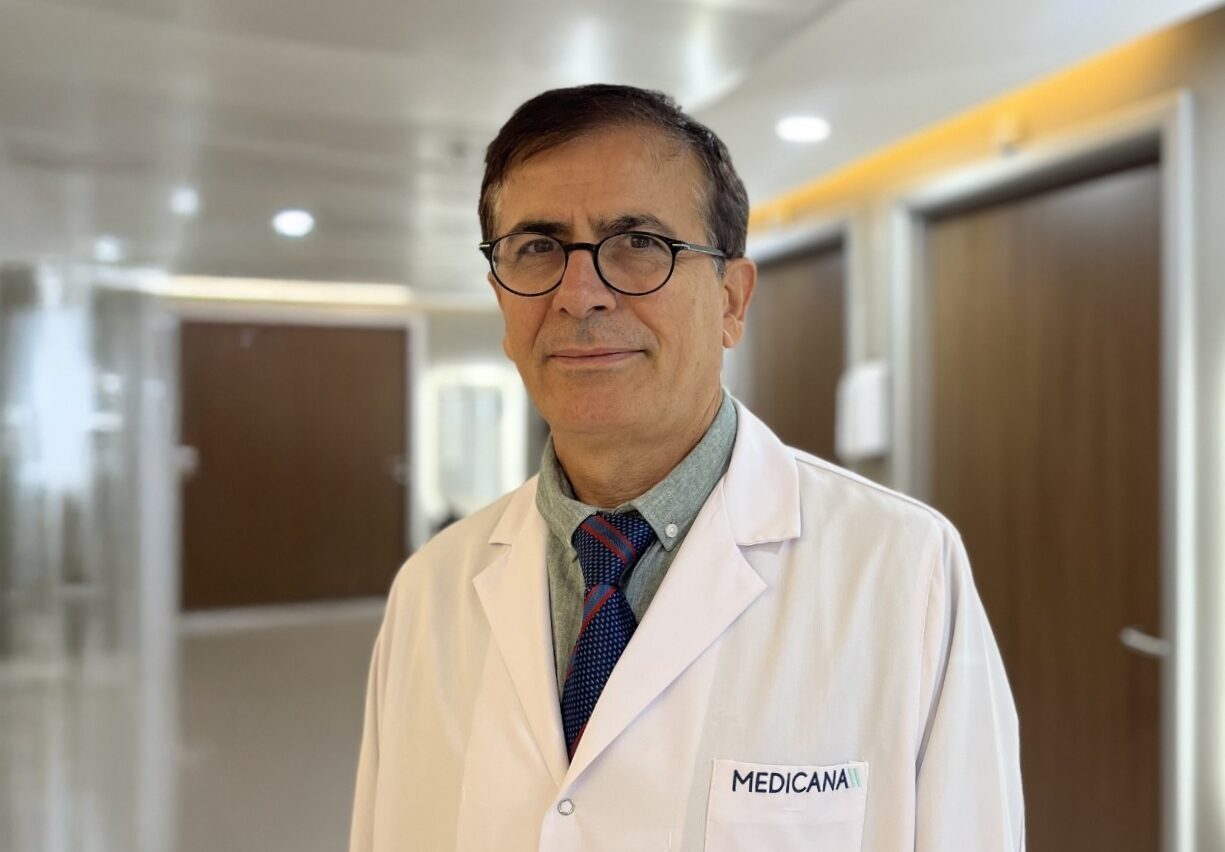 - Medicana Bahçelievler Hastanesi Göz Hastalıkları Uzmanı Prof. Dr. Mehmet