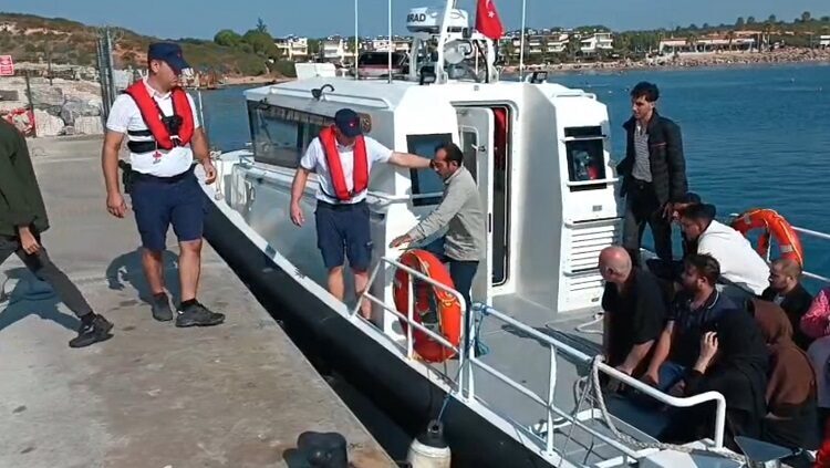 MUĞLA (AA) – Muğla'nın Bodrum ilçesi açıklarında 19 düzensiz göçmen