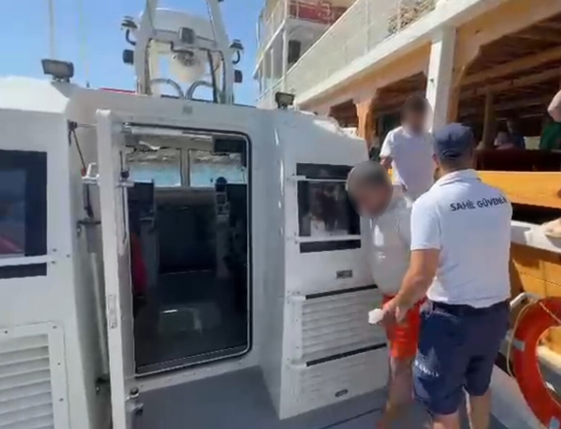 MUĞLA (AA) – Muğla'nın Ula ilçesi açıklarında gezi teknesinde yaralanan