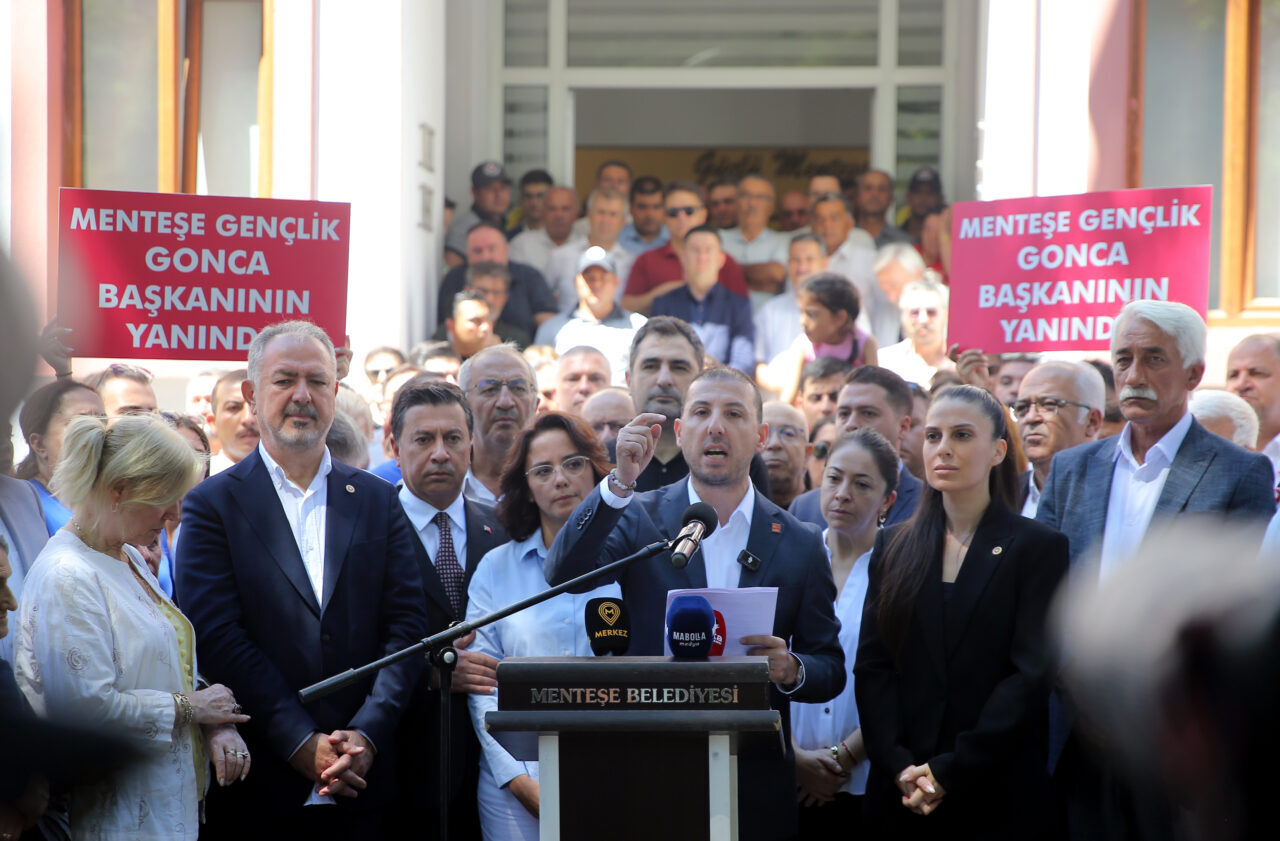 MUĞLA (AA) – Muğla'da Menteşe Belediye Başkanı Gonca Köksal Aras'ın