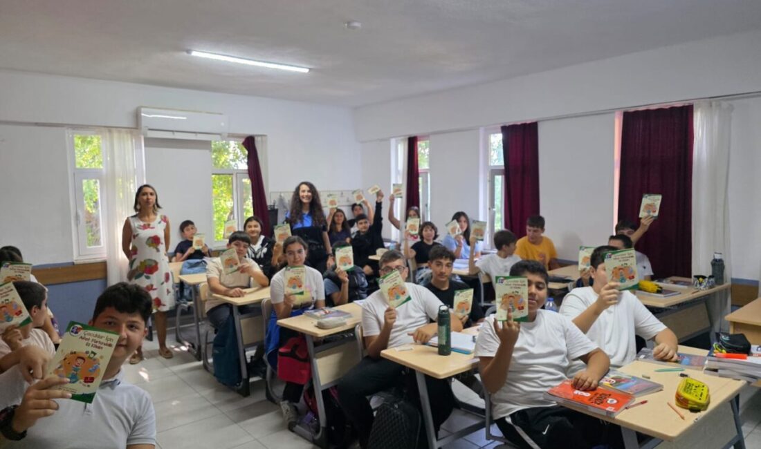 MUĞLA (AA) – Muğla'nın Dalaman ilçesinde ortaokul öğrencilerine güvenli internet