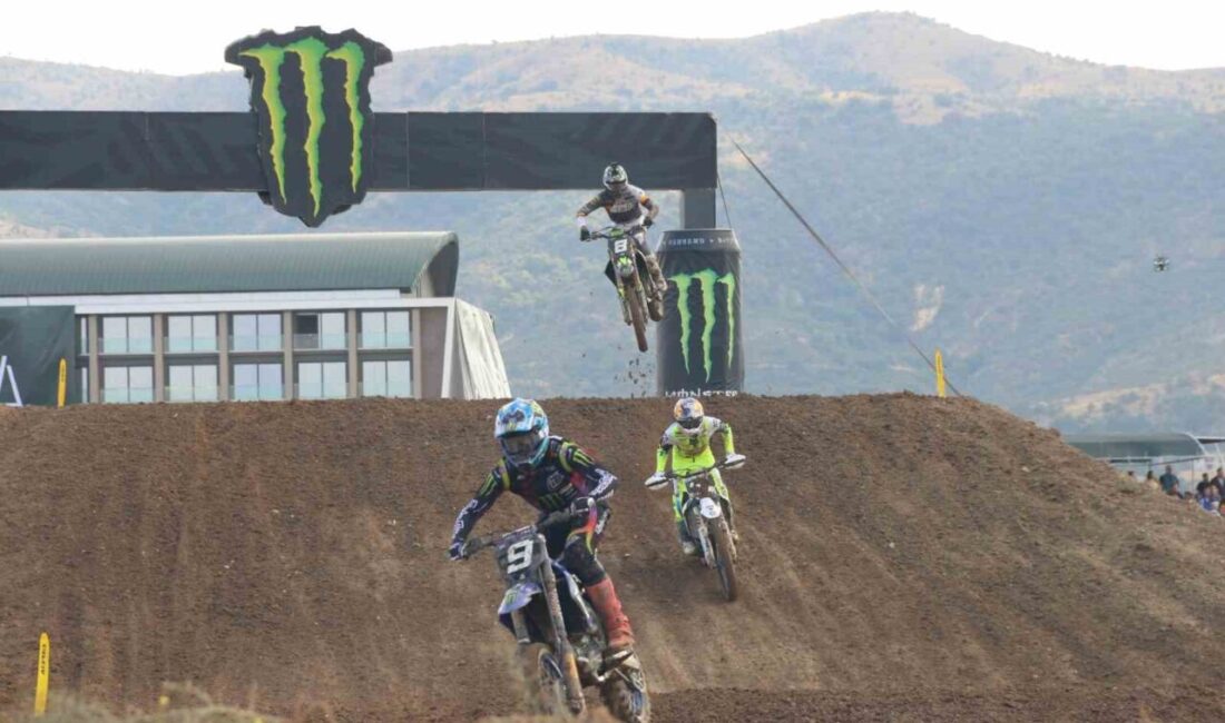 MX2 Dünya Gençler Motokros Şampiyonası final 2. yarışında Alman sporcu