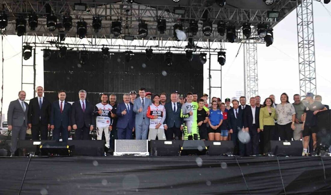 NG Afyon MotoFest açılış seronomosi protokol üyelerinin katılımıyla gerçekleştirilirken, birçok