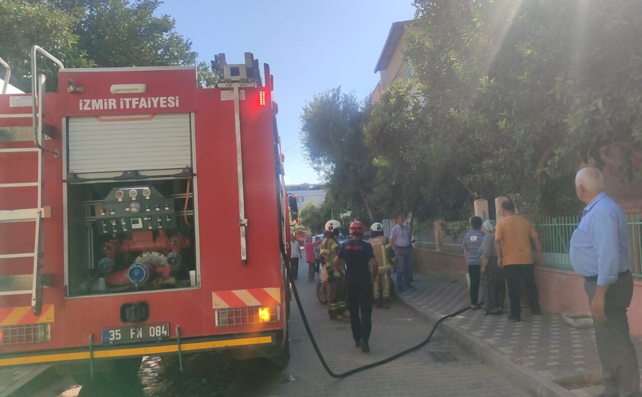 İZMİR (AA) – İzmir'in Ödemiş ilçesinde bir evin mutfak bölümünde