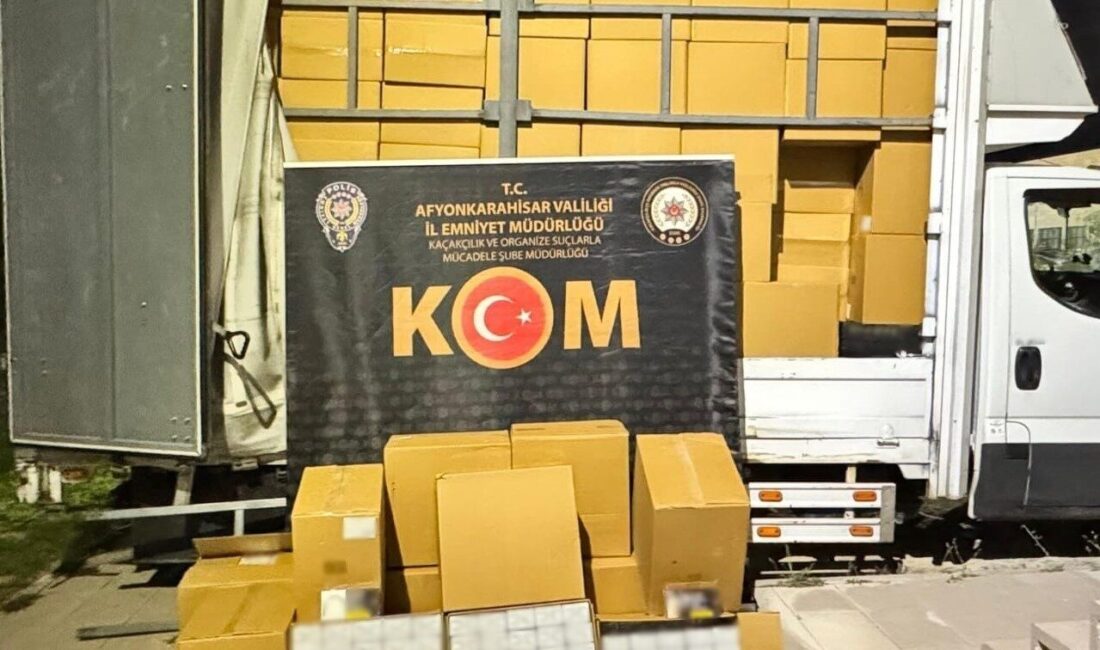 Afyonkarahisar’da polis tarafından durdurulan bir kamyonette 3 milyon 950 bin