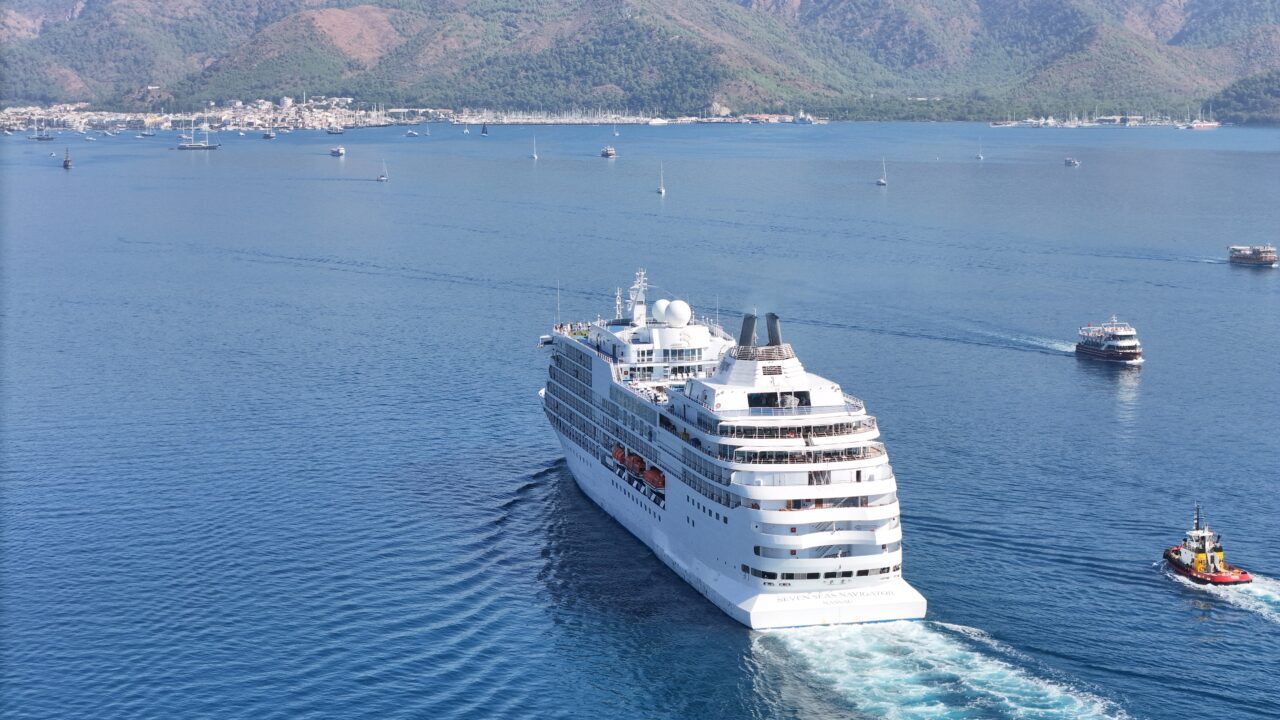 MUĞLA (AA) – Muğla'nın Marmaris ilçesine gelen " Seven Seas