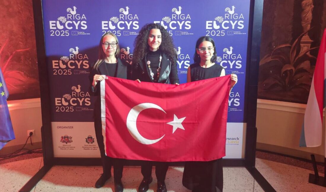 - TED Ankara Koleji 12. sınıf öğrencisi Ceren Sel:
- "Küçük