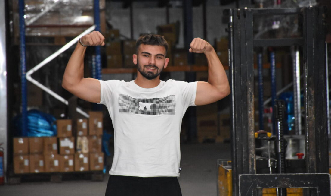 - Eskişehir'de düzenlenen Gençler Türkiye Halter Şampiyonası'nda 79 kiloda birinci