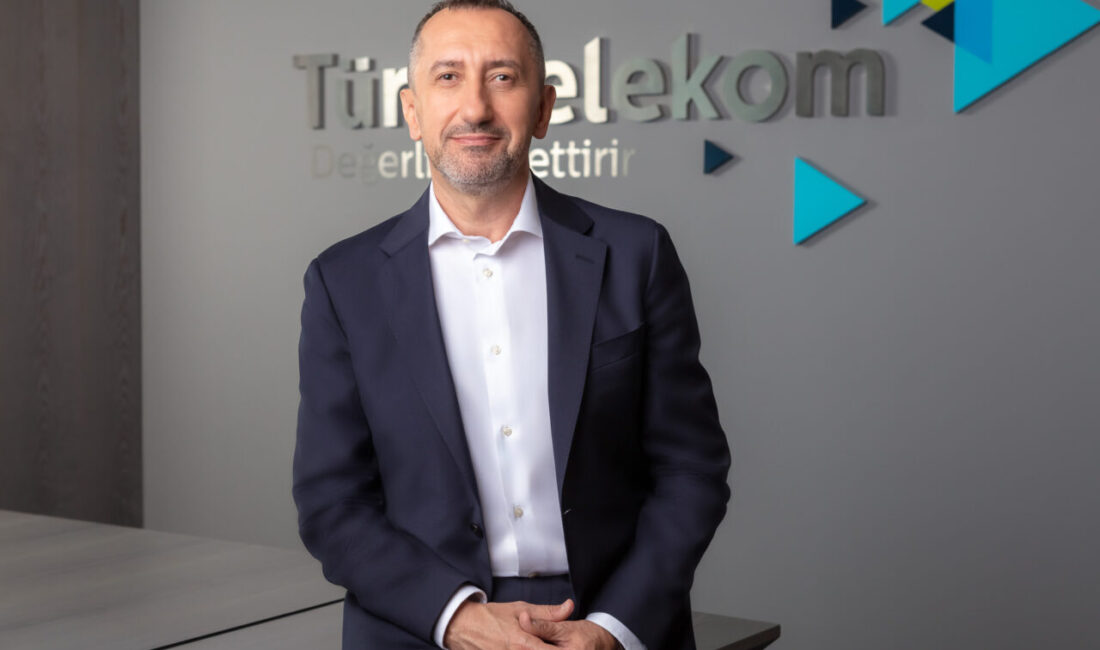 - Türk Telekom CEO'su Ümit Önal:
- "TahtApp'i daha fazla okulda