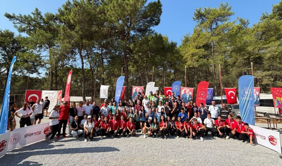 MUĞLA (AA) – Muğla'nın Ula ilçesinde düzenlenen Türkiye Petank Şampiyonası