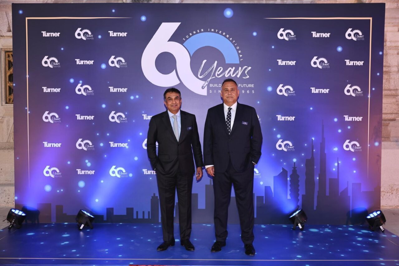 - Turner Construction Başkanı ve Turner International Başkan ve CEO'su