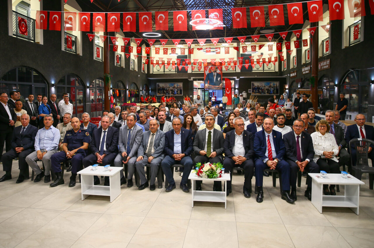 UŞAK (AA) – Uşak'ta Ahilik Haftası kutlamalarında 50 yıldır saat