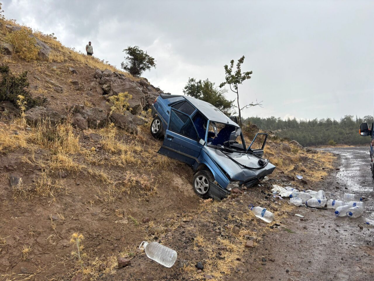 UŞAK (AA) – Uşak'taki iki trafik kazasında 1'i ağır 5