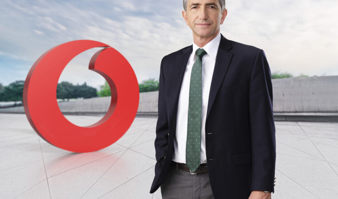 - Vodafone Türkiye CEO'su Engin Aksoy:
- "Gümüş madalyaya giden bu