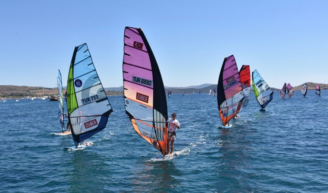 MUĞLA (AA) – Züber TYF Windsurf Türkiye Ligi Şampiyonası'nın 3.