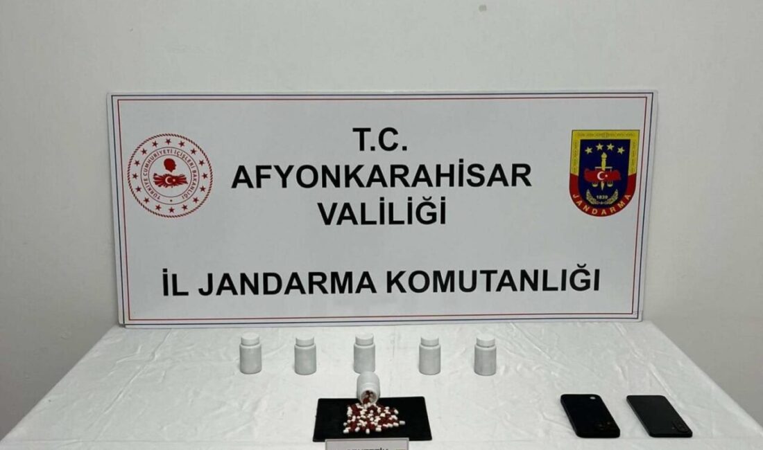 AFYONKARAHİSAR (AA) – Afyonkarahisar'ın Sinanpaşa ilçesinde düzenlenen uyuşturucu operasyonunda gözaltına