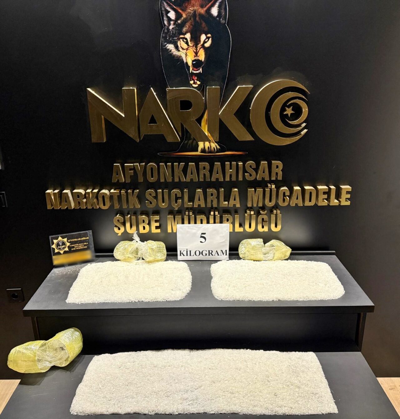 AFYONKARAHİSAR (AA) – Afyonkarahisar'da uyuşturucu operasyonunda gözaltına alınan zanlı tutuklandı.