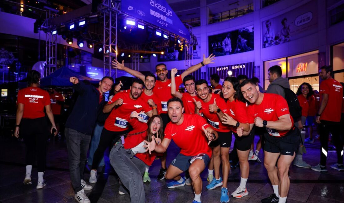 - AVM gece koşusu olarak öne çıkan etkinlikte, 350 sporsever,