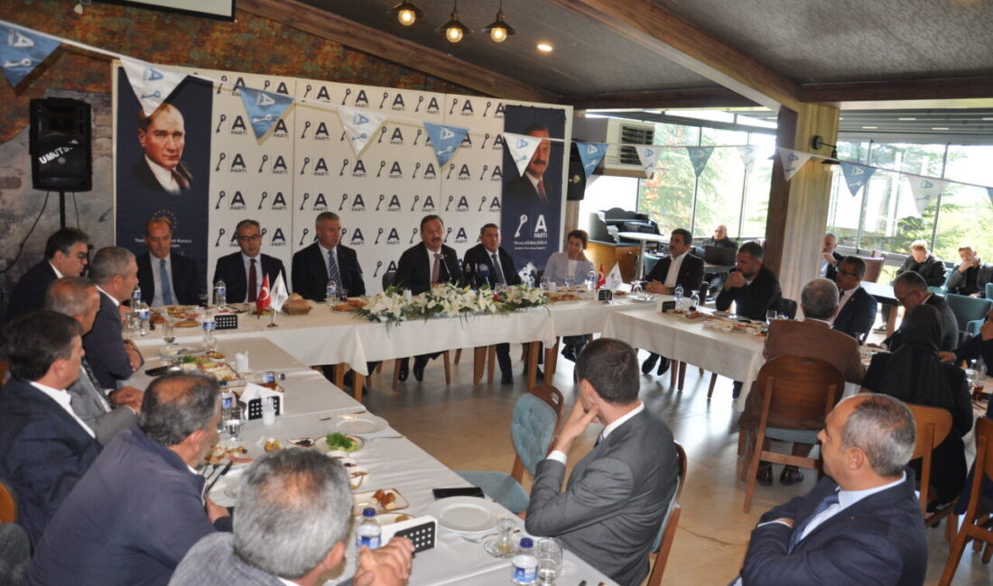 KÜTAHYA (AA) – Anahtar Parti Genel Başkanı Yavuz Ağıralioğlu, Kütahya'da