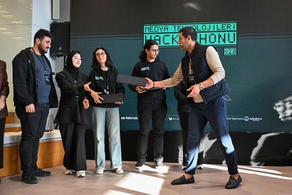 - Arabica Coffee House Kurucusu Sertaç Yalçın:
- "AA+Tech gibi projelerin
