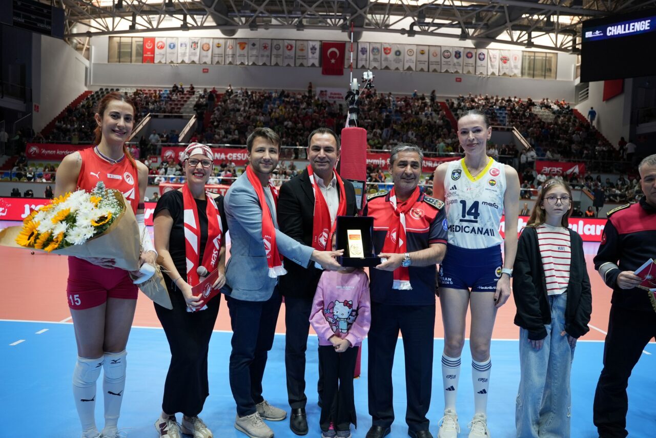 - Aras Spor Kulübü Yönetim Kurulu Üyesi Billur Burkutoğlu:
- "Parkeye