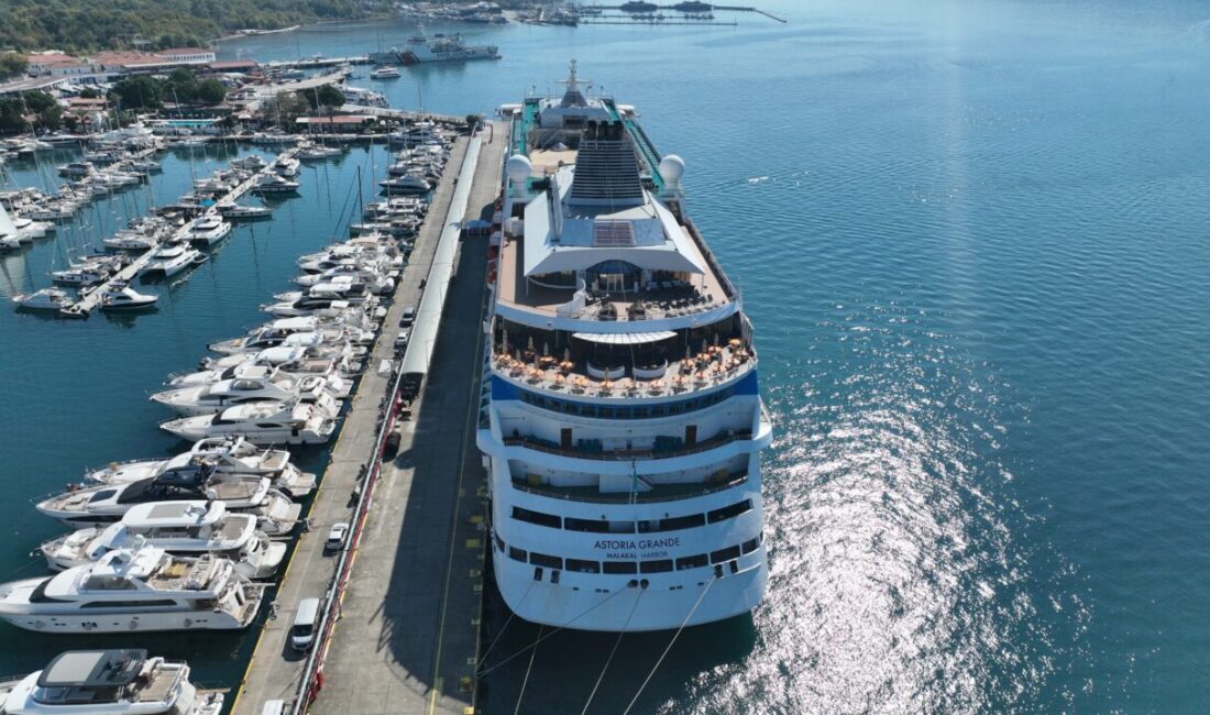 MUĞLA (AA) – Palau bayraklı "Astoria Grande" adlı kruvaziyer, 868