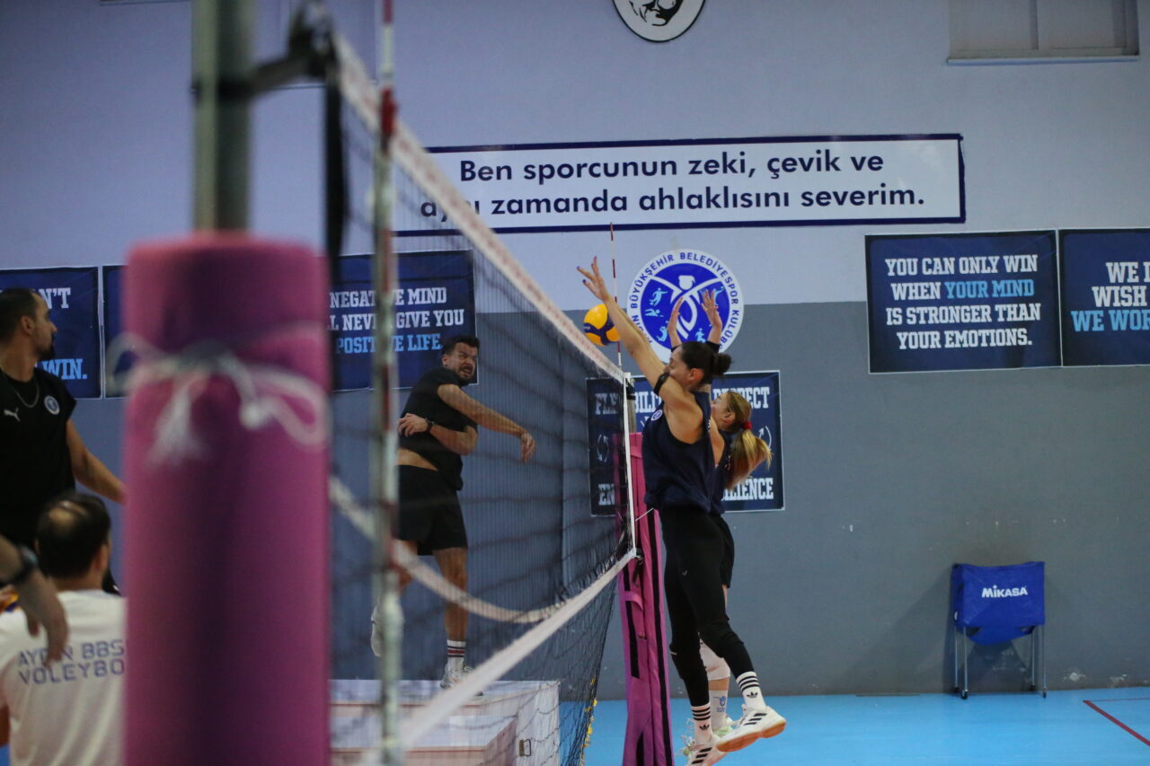 - Aydın Büyükşehir Belediyespor Kadın Voleybol Takımı Başantrenörü Alper Hamurcu:
-