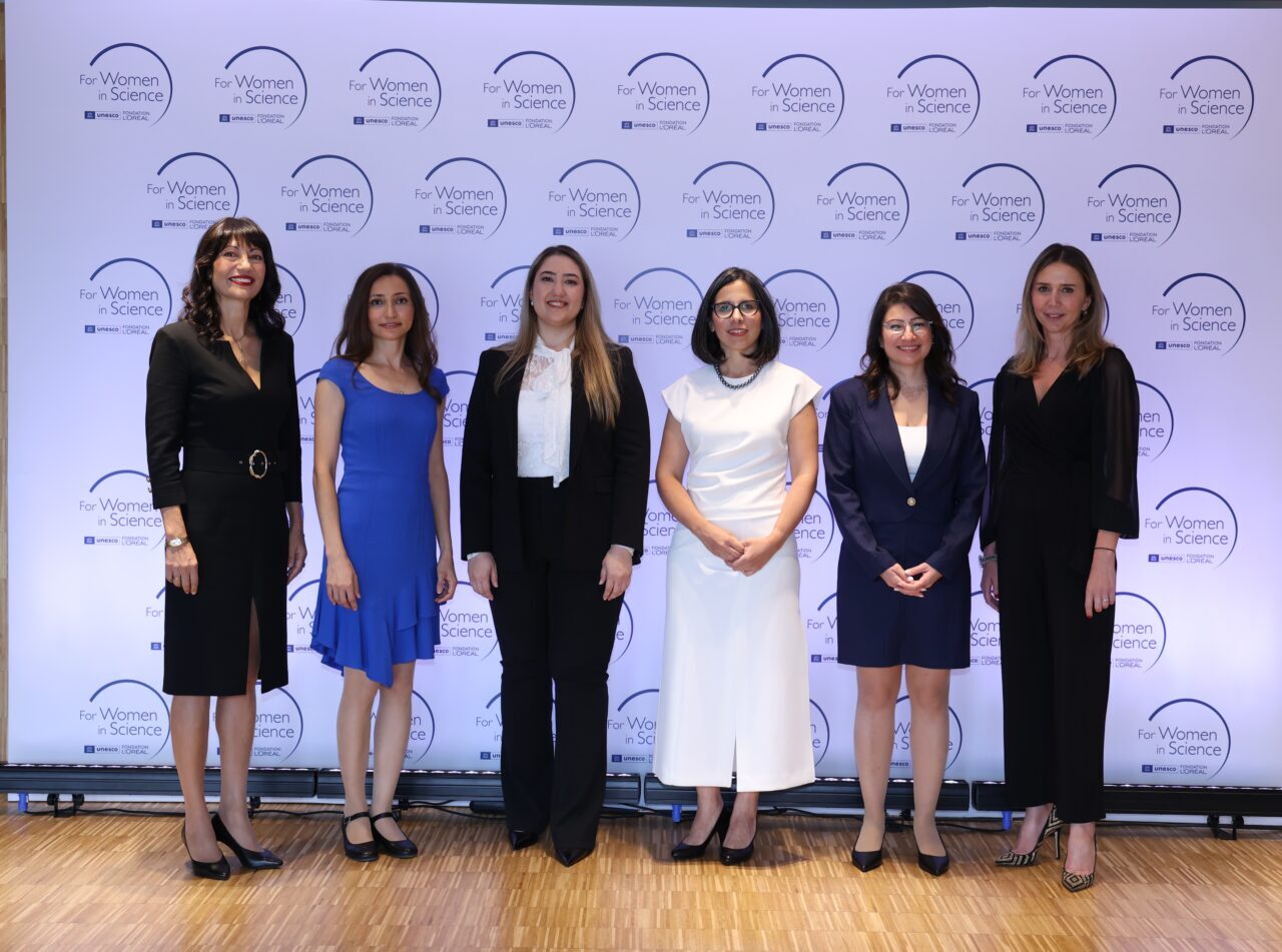 -  L'Oreal Türkiye Ülke Genel Müdürü Vanya Panayotova:
- "Tüm