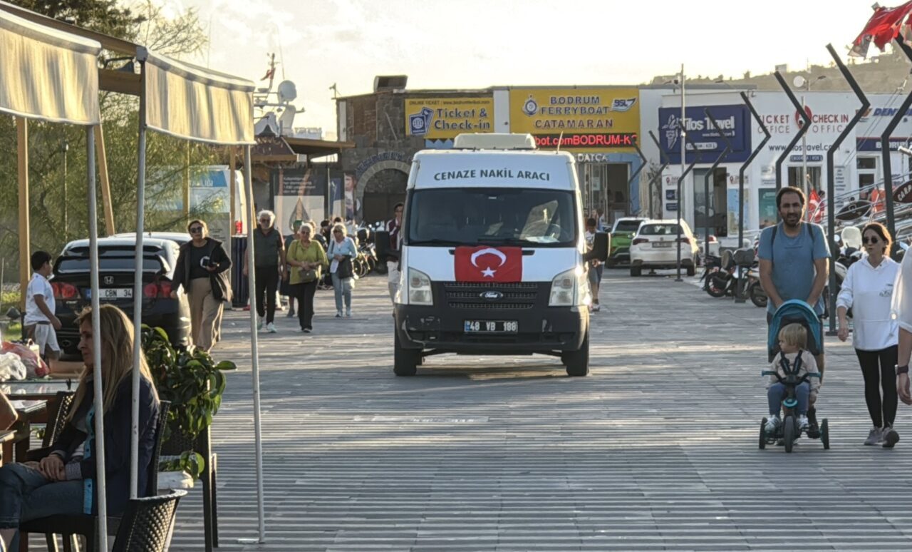 MUĞLA (AA) – Muğla'nın Bodrum ilçesindeki Çelebi Adası önlerinde erkek