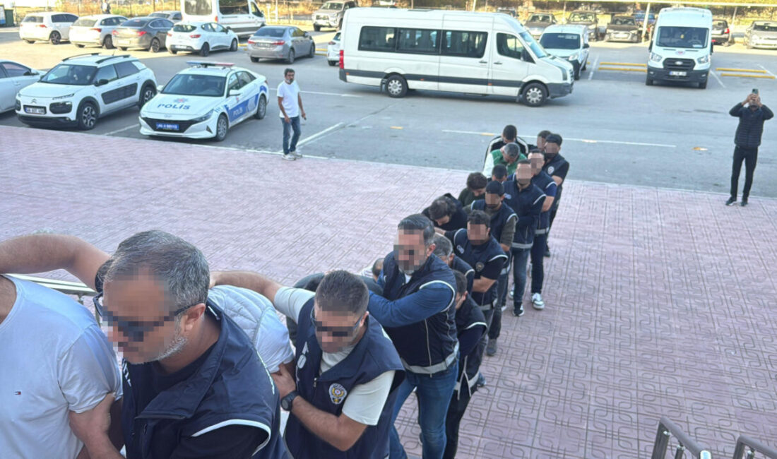 MUĞLA (AA) – Muğla'nın Bodrum ilçesi açıklarında lastik botun batması